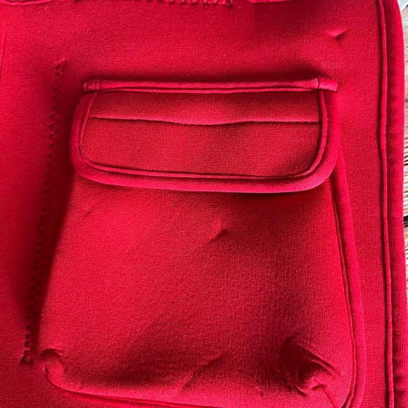 NWT Picnic Time Red Neoprene Tote Lunch Bag with Acrylic Handles - Picture 2 of 9